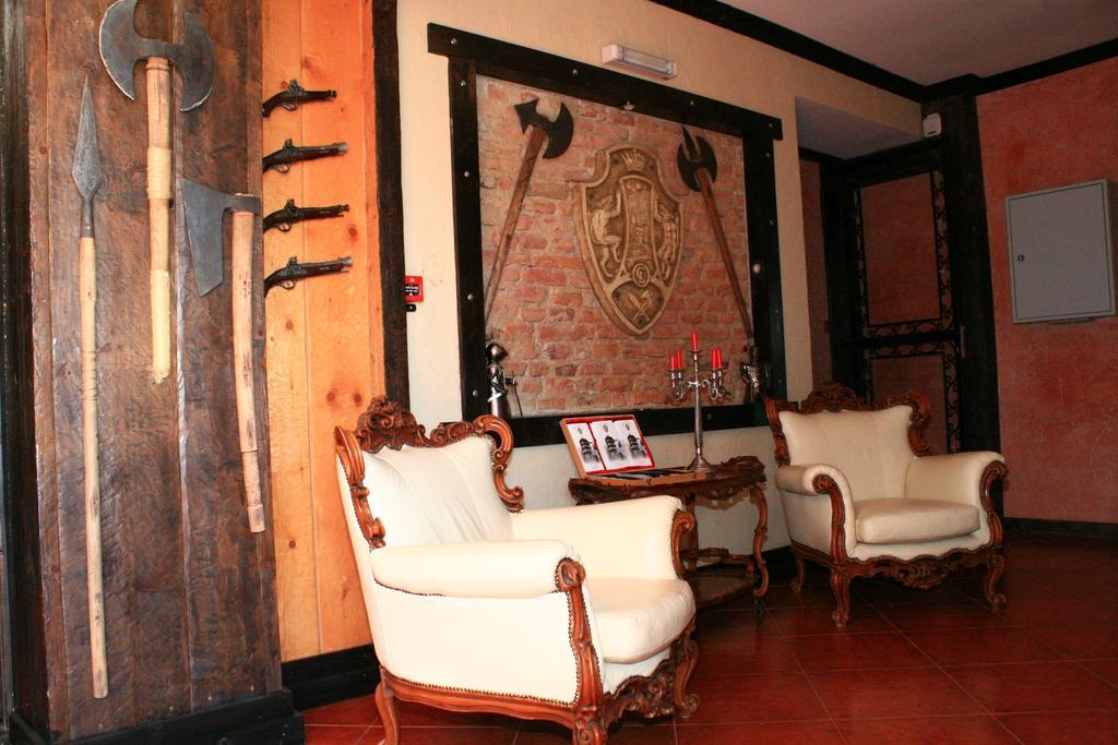 Castelul Lupilor Hotel Chimindia Exterior foto