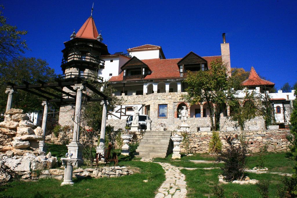 Castelul Lupilor Hotel Chimindia Exterior foto