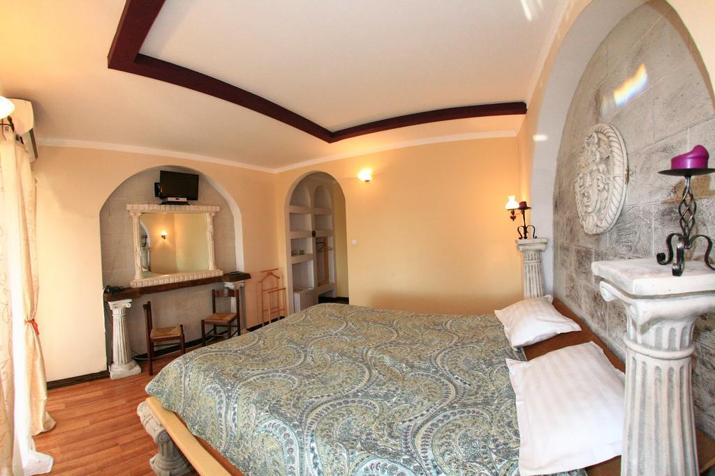 Castelul Lupilor Hotel Chimindia Habitación foto